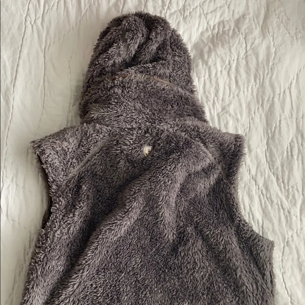 Kuhl aviator Cozy Gray Faux Fur Vest - Picture 4 of 4